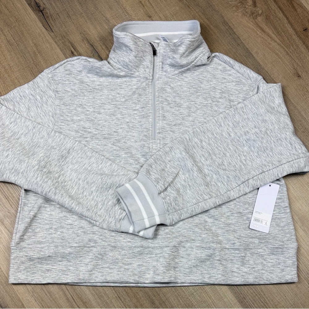 Yogalicious Scuba Georgetown Grey Half Zip. NWT. Size Large‎